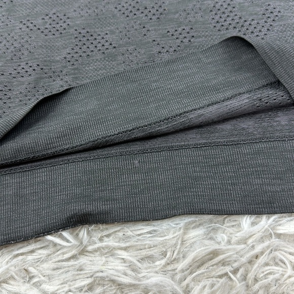 Lululemon Breeze By Muscle Tank Polar Spots Titanium / Black - Picture 2 of 5